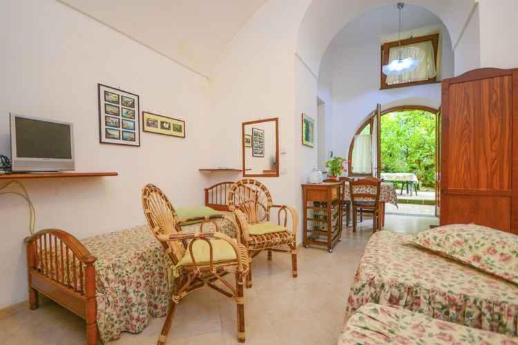 Apartment 3 *